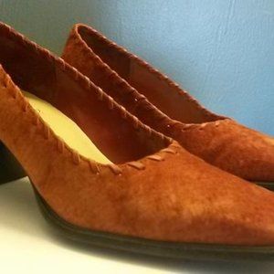 Terry Lewis Classic Burnt Orange Pumps Women's Shoes Size 6.5 Suede